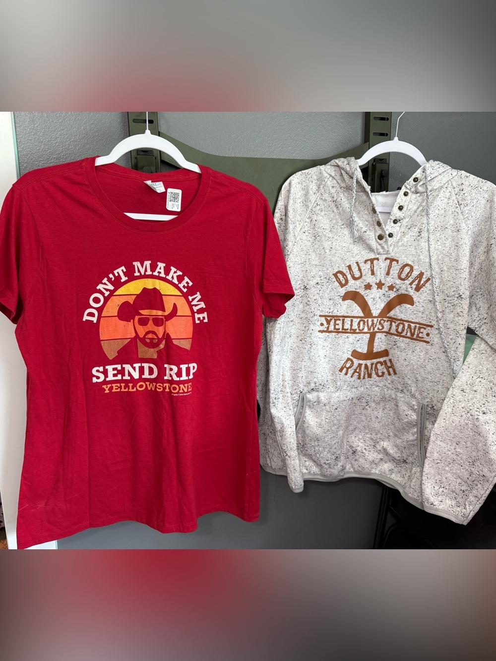YELLOWSTONE duo: women’s Graphic Tee & hoodie
